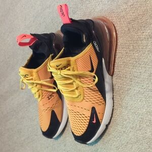 Nike Air Max 270 Tiger University Gold Black Hot Punch AH8050-004 Mens Size 10